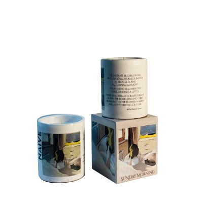 Candela Vegetale Vegana profumata in bicchiere in vaso di porcellana con decorazione artistica - Collezione Naive - Sunday Morning - 44 ORE